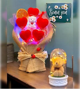 Premium Hediye Seti  Led Işıklı Peluş Ayıcıklı Fanus ve Renkli Led Işıklı Kırmızı Kalp Buketi