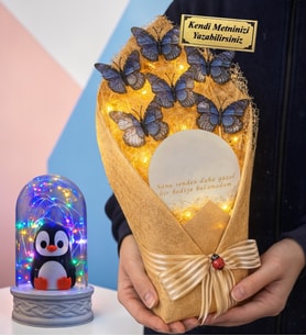 Kişiye Özel Led Işıklı Aynalı Mavi Kelebek Buketi ve Renkli Işıklı Penguen Fanus