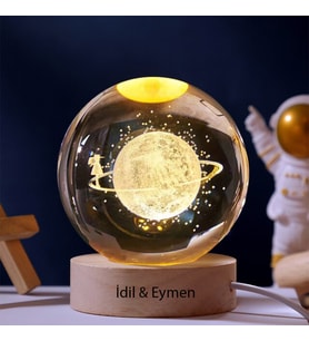 Kişiye Özel Büyük Boy Işıklı Ahşap Kaideli Satürn Cam Küre 8cm
