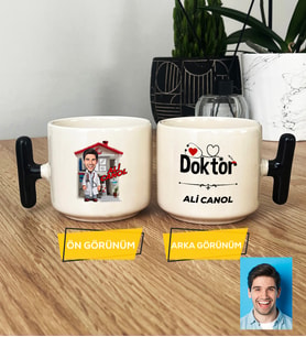 Kişiye Özel Karikatürlü Doktor Hediye T Kupa Bardak Doktora Tıp Bayramı Hediyesi (Siyah)