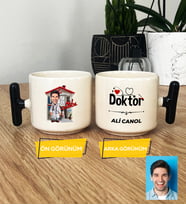 Kişiye Özel Karikatürlü Doktor Hediye T Kupa Bardak Doktora Tıp Bayramı Hediyesi (Siyah)