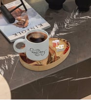 BK Gift Kişiye Özel Çiçekler Tasarımlı Doğal Ahşap Tabaklı Türk Kahvesi Fincanı Sunum Seti Model 3