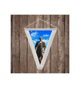 Atatürk Başak Tarlasında Yürürken Portre Beyaz Saçaklı Üçgen Flama Bayrak Hatıra Flama ATA60