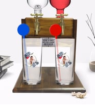 BK Gift Kişiye Özel Renkli Baskılı İsimli Fotoğraflı İkili Vodka Bardağı ve Çift Musluklu Doğal Ahşap Vodka Standı-34 (Model 1)