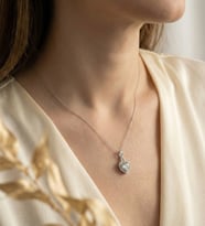 Usho Jewelry, 925 Ayar Gümüş Pırlanta Modeli Kalp Kolye, Kadın Kolye (Beyaz) Sevgililer Günü Kutusu