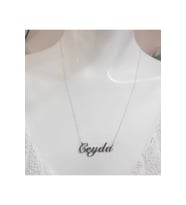 Kadın Gümüş Kolye - Ceyda Yazılı Isim • Işıklı Kutuda • Sevgiliye • Eşe • Anneye • Hediye