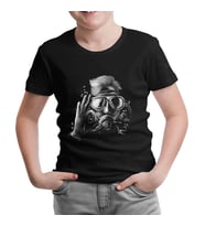 Diver Swimming Underwater Siyah Çocuk Tshirt