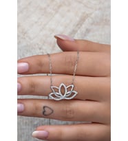 925 Ayar Gümüş Rodyumlu Lotus Çiçeği Kolye