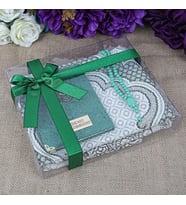 Hediyelik Kadife Kaplı Yasin Kitabı, Seccade, Kokulu Tesbih, Asetat Kutulu (26×23) Paket Yeşil