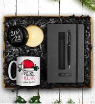 Yılbaşına Özel Tasarım Kupa & Yılbaşı Mumu & Kişiye Özel Defter & Deri Kılıflı Touch Pen Kalem Hediye Seti