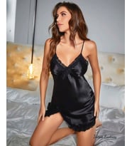 Intive Siyah Arkası Çapraz Askılı Dantel Derin Yırtmaçlı Sade Saten Gecelik/Babydoll