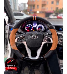 Hyundai i20 Dikme Direksiyon Kılıfı Delikli Deri Parlak Siyah Taba Detay Çift Yüzük ve Dikiş 2012-2014
