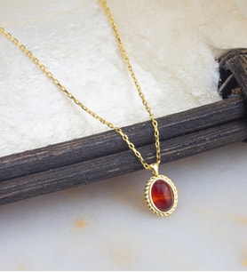 925 Ayar Kırmızı Taşlı Oval Minimal Gümüş Kolye