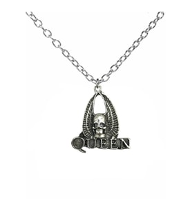 Queen Grubu Logolu Metal Kolye – Gümüş Renk  Unisex Rock Tarzı Retro Aksesuar