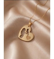 Kişiye Özel 925 Ayar Gümüş Kalp Model Anne ve Bebek Silüet Harf Kolye (Gold)
