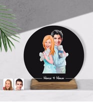 BK Gift Kişiye Özel Sevgililer Karikatürlü Yuvarlak Ahşap Biblo-87