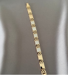 Taşlı Kare Desen Xuping Bileklik (Altın)