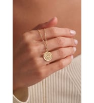 Kişiye Özel 925 Ayar Gümüş Minimal Kelebek Figürlü Kolye (Gold)