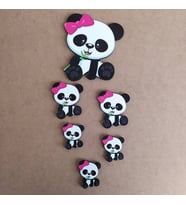 AHŞAP DUVAR SÜSÜ PEMBE TOKALI PANDA