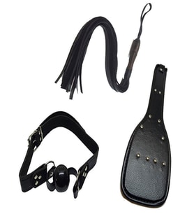 Siyah Fantazi Kırbaç Fantezi Deri Ağız Topu Fantezi Deri Şaplak + Erotik Masaj Yağı(Black Fantasy Whip Fantasy Leather Mouth Ball Fantasy Leather Spanking + Erotic Massage Oil)