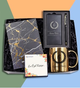 Kişiye Özel Mermer Desen Defter & Gold Detaylı Siyah Tükenmez Kalem & 10.000 Mah Siyah Renk Powerbank & Harfli Gold Renk Kupa Hediye Seti