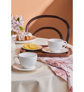 Şık ve zarif 2 kişilik 230 ml çay fincanı seti