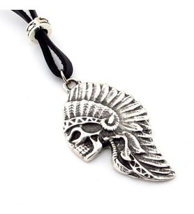 KIZILDERİLİ KURUKAFA SİYAH DERİ METAL ERKEK KOLYE Q0592