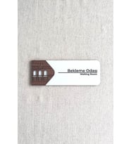 Bekleme Odası Kapı Tabelası – MDF Yönlendirme Levhası  19x7 cm Çift Katmanlı