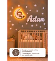 Ahşap Aylı Aslan Lamba & Işıksız İsimlik Seti – İsimli Bebek ve Çocuk Odası Dekoru