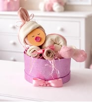 SİLİNDİR KUTUDA TATLI UYKUCU YENİ DOĞAN KIZ BEBEK 6'LI TEKSTİL HEDİYE KUTUSU (Pembe)