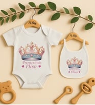 Pia Baby Premium %100 Pamuk İsme Özel Organik Baskılı Çıtçıtlı Bebek Body Ve Önlük 5047-20 (Ekru)