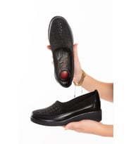 Artı-Artı001-1918 Ortopedik Topuk Dikeni Detaylı Kadın Siyah Bağsız Ayakkabı