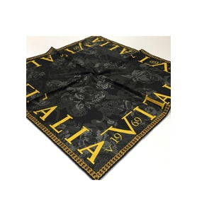 Logolu Desen Black Seri Twill Eşarp Eşarp Askısı ile Birlikte 90x90 cm Siyah Gol