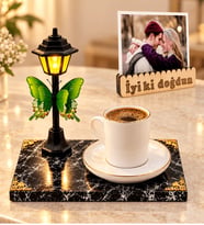 Kişiye Özel Fotoğraflı Sokak Lambalı Porselen Kahve Fincanı İyi Ki Doğdun Doğum Günü Hediyesi
