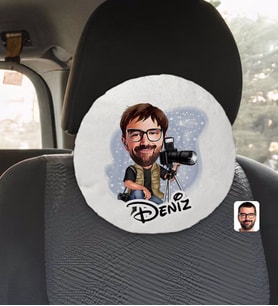 BK Gift Kişiye Özel İsimli Erkek Fotoğrafçı Karikatürlü Yuvarlak Araç Koltuk Yastığı-1