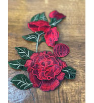 KIRMIZI NAKIŞ İŞLEME ÇİÇEK APLİKE DİKİŞ AKSESUARI 24X16 CM