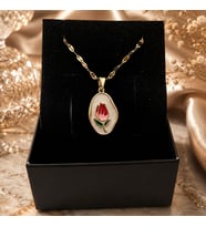 BK Gift Lale Figürlü Sedef Detaylı Kadın Kolye - Kararma Yapmayan Gold Çelik Kolye
