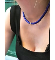 serapis accessories Tasarım Handemade Fimo Boncuklu Gold Detaylı Fosforlu Turuncu Kadın / Kız Koliye (Lacivert)