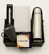 Beyaz Defter & Deri Kılıflı Krom Çelik Termos & Gri Kenarlı Kupa & Beyaz Roller Kalem