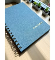 Kişiye Özel İsimli Parlak Mavi Cilt Bezli Spiralli Defter - 80 Yaprak 160 Sayfa (Açık Mavi)