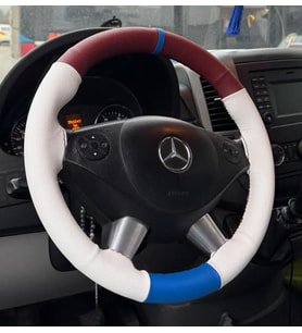 DİKİŞLİ DİREKSİYON KILIFI BORDO / MAVİ / BEYAZ DERİ MAVİ YÜZÜK SİYAH DİKİŞLİ MERCEDES SPRİNTER