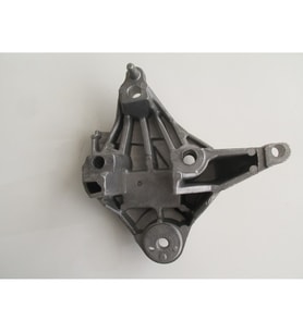 RENAULT CLIO- 2- SD- 98/01; MOTOR ÜST BAĞLANTI KULAĞI (TAKOZ) (ALÜMİNYUM) 8200101849 1425-7521