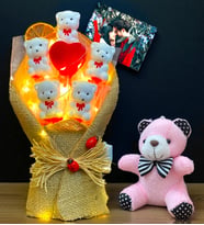 Kişiye Özel Fotoğraflı Led Işıklı Buket ve Peluş Ayıcık Anahtarlık  Romantik Hediye Seti