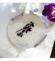Epoksi Reçine Kaneviçeli Tepsi - Mor Çiçek - Çap : 30 cm (Çok Renkli)