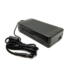 Razer Blade 15 RZ09-0301x Adaptör RETRO