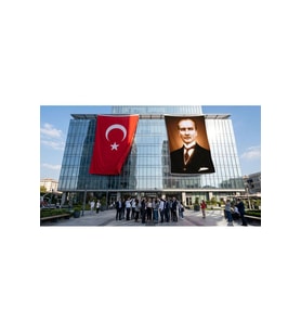 Sivil Takım Elbiseli Mustafa Kemal Atatürk Bayrak ve Türk Bayrağı Premium Raşel Kumaş 2'li Set 10x15 metre ATA22