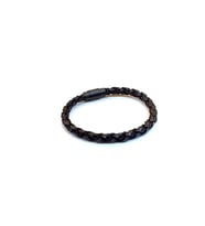 Shadow Weave – İnce Örgü Hakiki Deri Erkek Bileklik