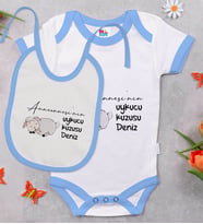 BK Kids Kişiye Özel Anneannesinin Uykucu Kuzusu Tasarımlı Mavi Bebek Body Zıbın ve Mama Önlüğü Hediye Seti