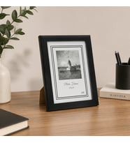 Modern Siyah Fotoğraf Çerçevesi – Minimal Duvar & Masaüstü Dekoratif Çerçeve 13x18