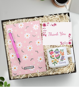 Kişiye Özel Papatya Tasarım Defter & Gümüş Renk Detaylı Pembe Tükenmez Kalem & T Kupa